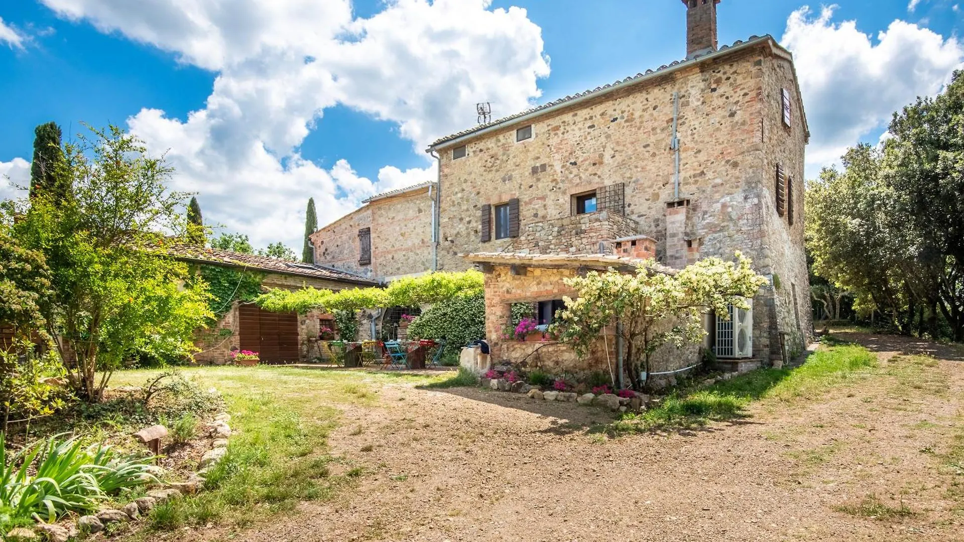 Casa Gialla A Murlo Apartment